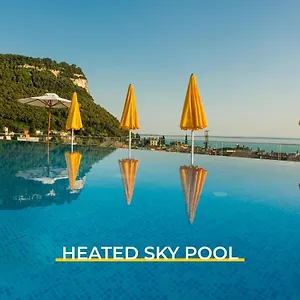 Sky Pool Sole Garda Hotel
