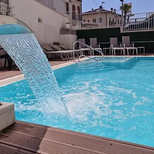 Anthea Hotel