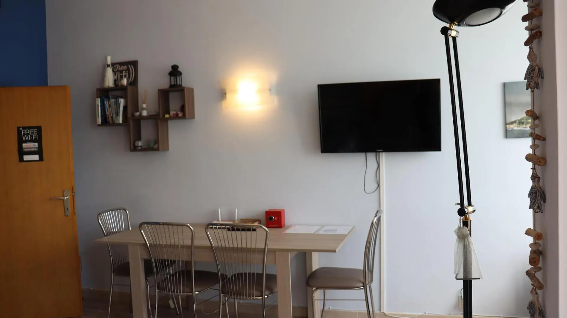 Monika Holiday 333 Star On The Lake Garda  Apartman